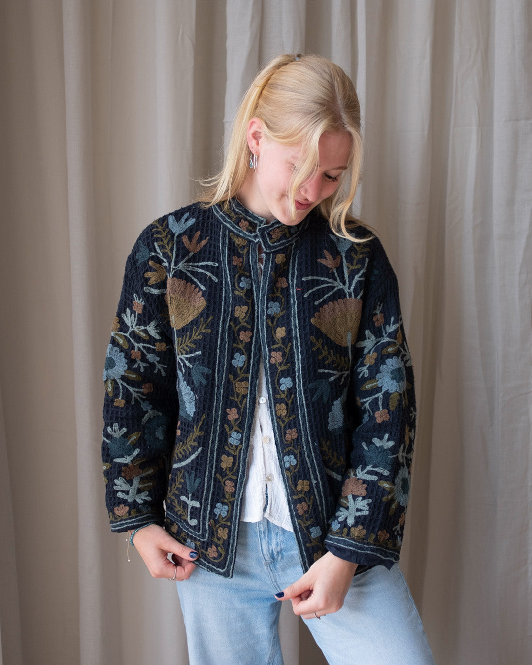 Jas geborduurd Donkerblauw | wafel katoen