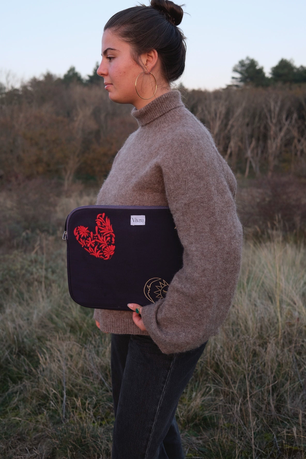 Laptophoes Shalin 'Threads of Empowerment'