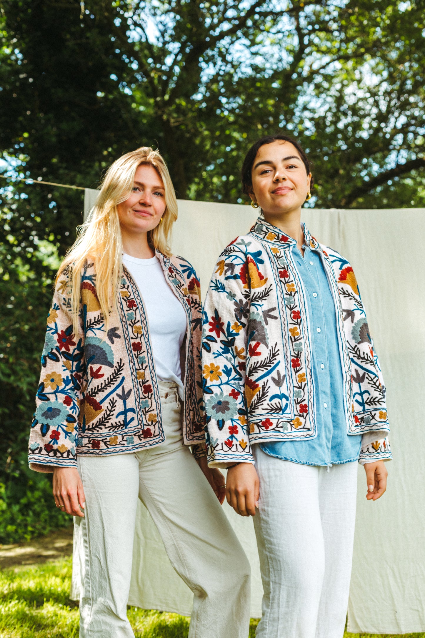 Jas geborduurd Beige