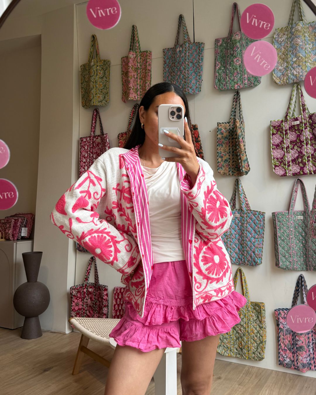 Jas geborduurd wit/roze
