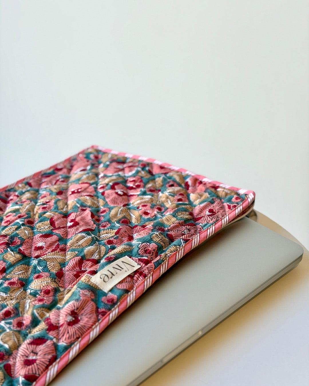 Laptophoes NO.64