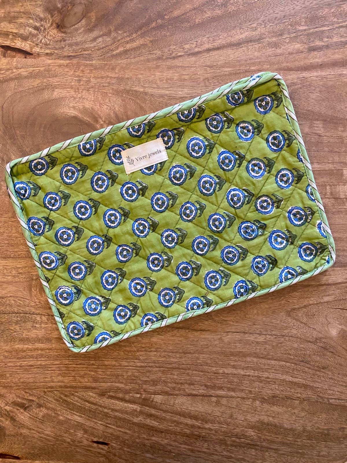 Laptophoes NO.36